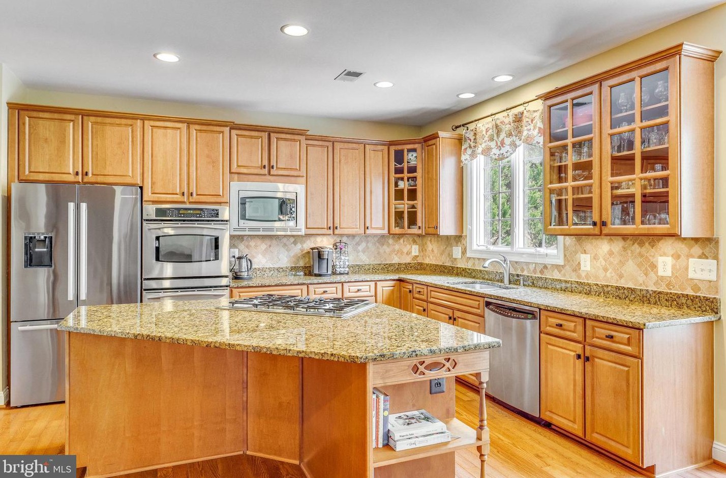 19060 Kipheart Dr, Leesburg VA  20176-8416 exterior