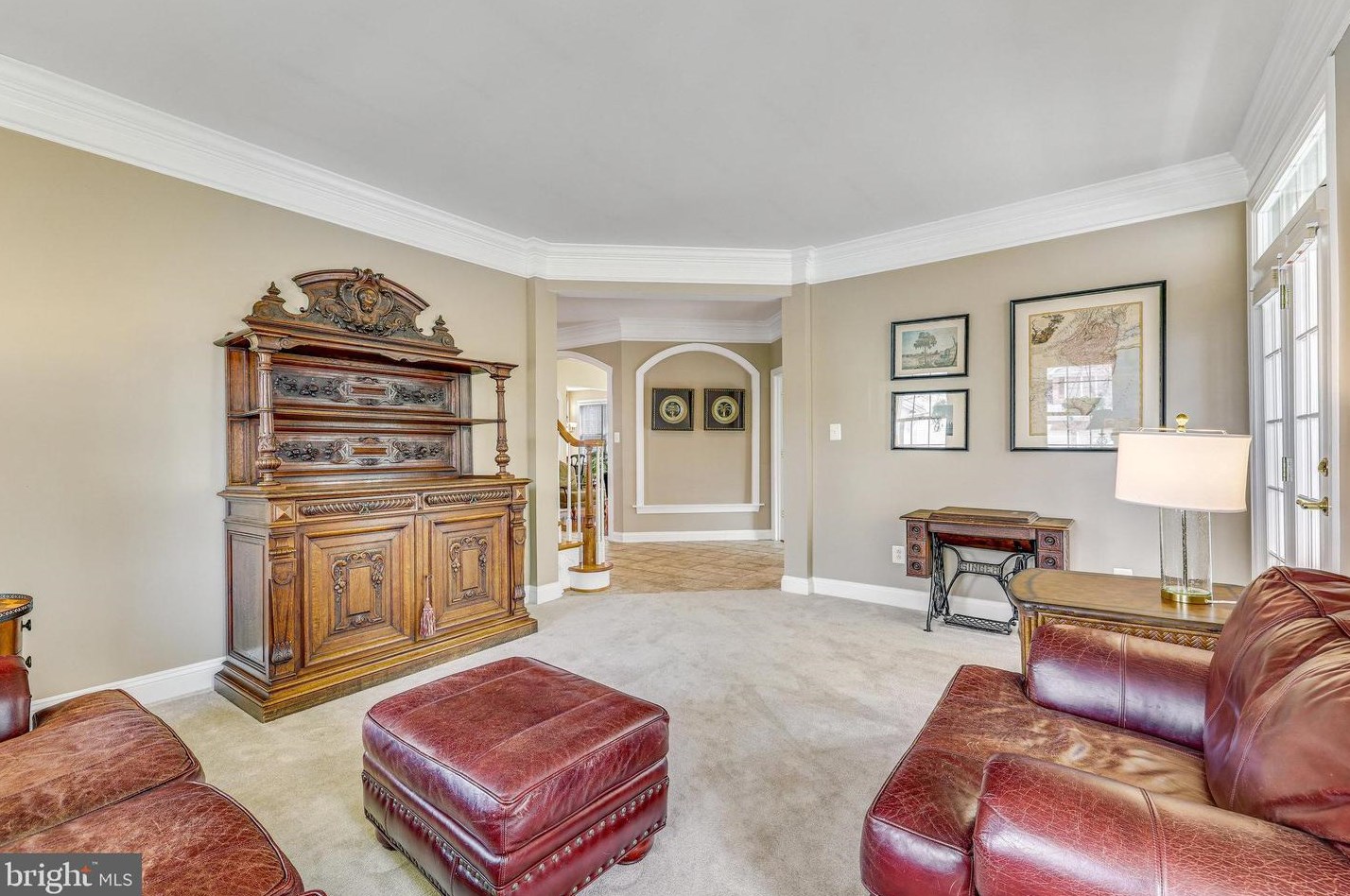 19060 Kipheart Dr, Leesburg VA  20176-8416 exterior