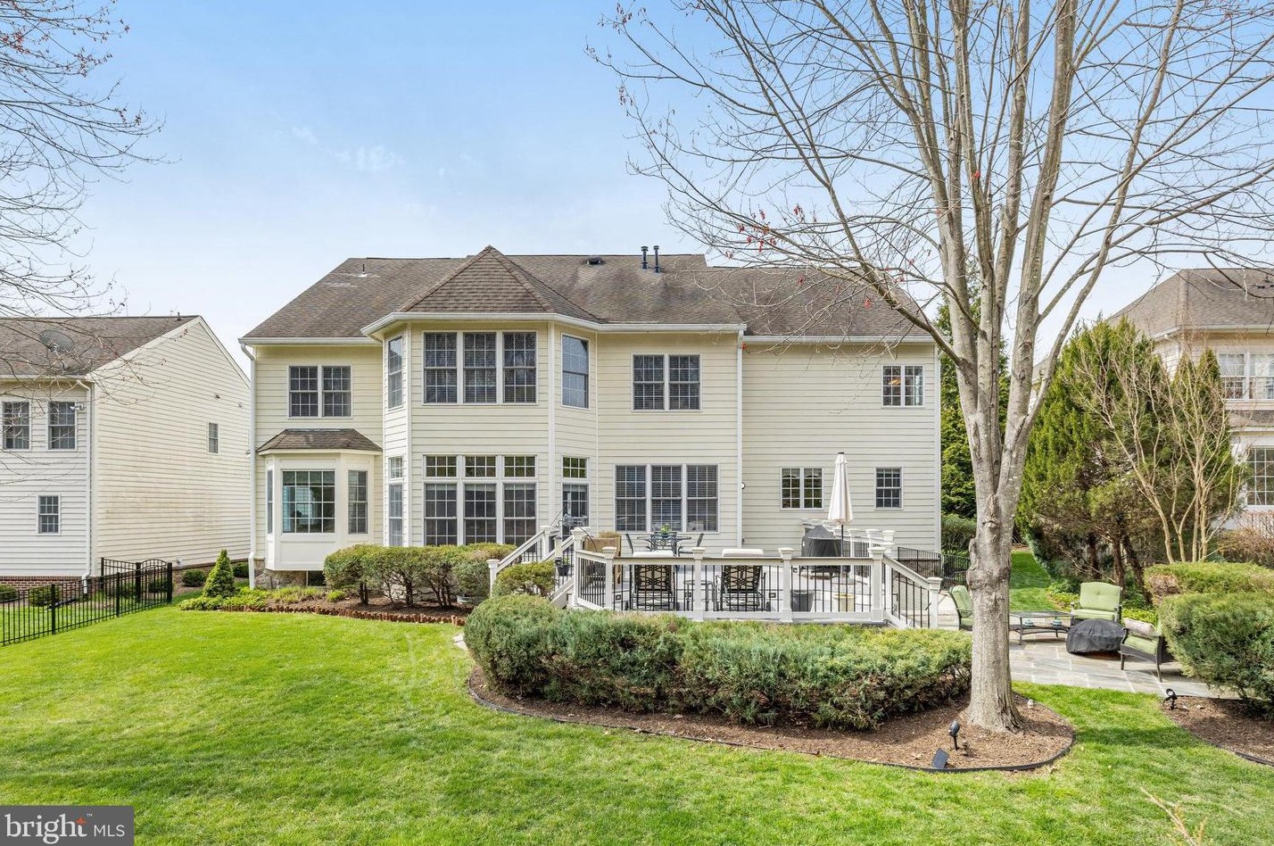 19060 Kipheart Dr, Leesburg VA  20176-8416 exterior