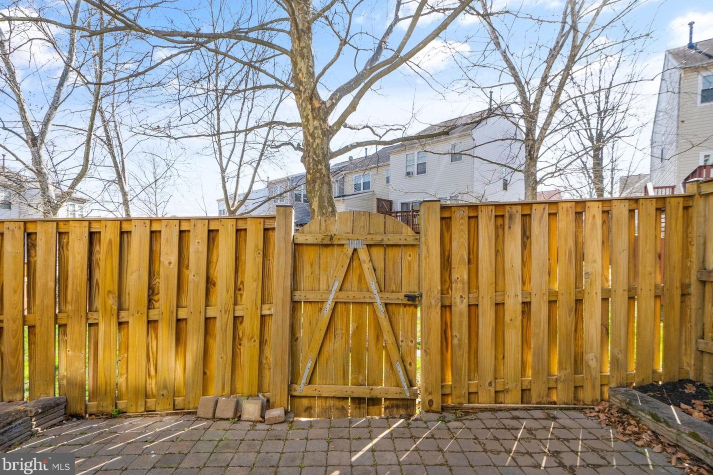 21979 Box Car Sq, Dulles VA  20166-3043 exterior