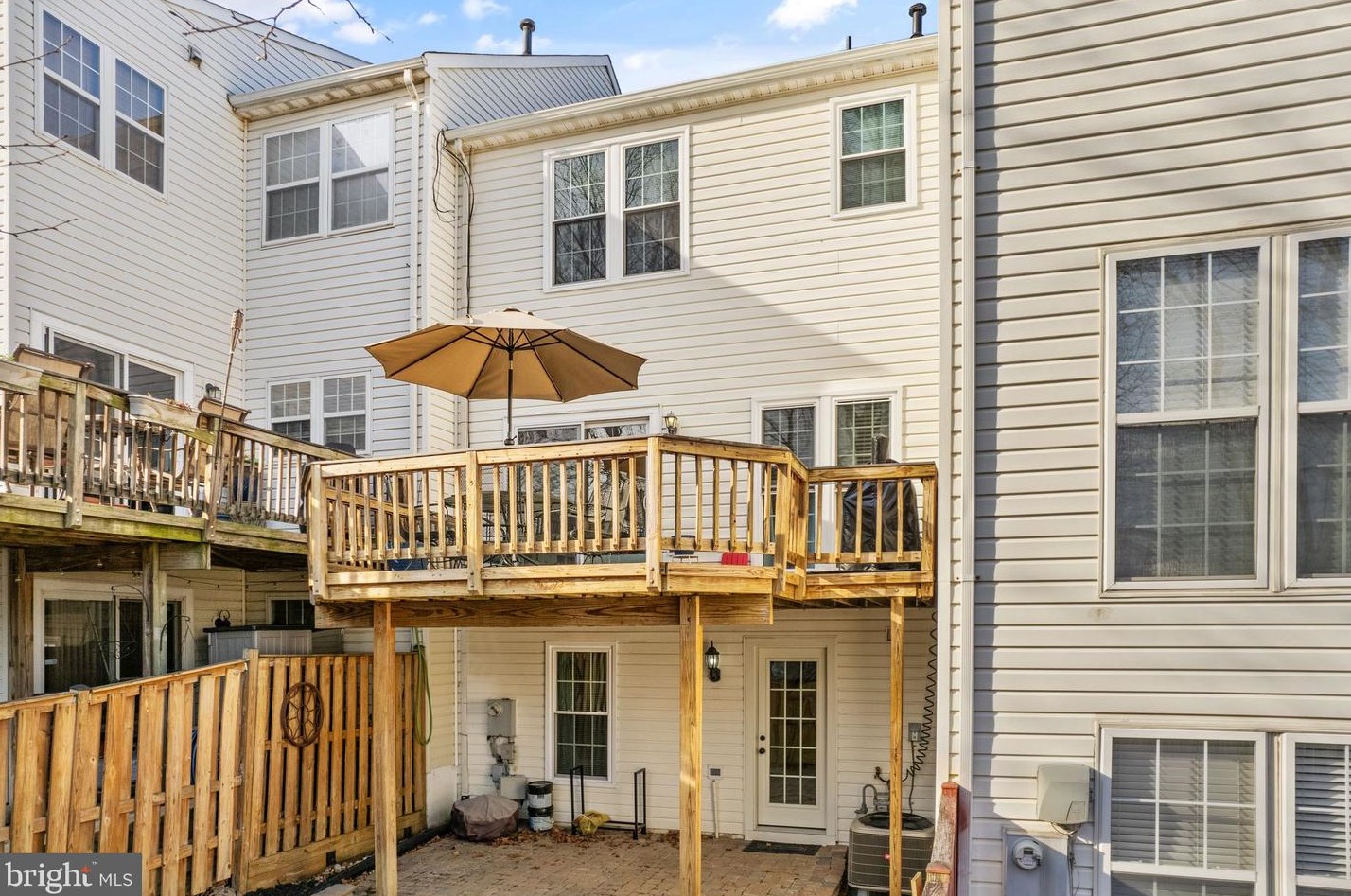 21979 Box Car Sq, Dulles VA  20166-3043 exterior