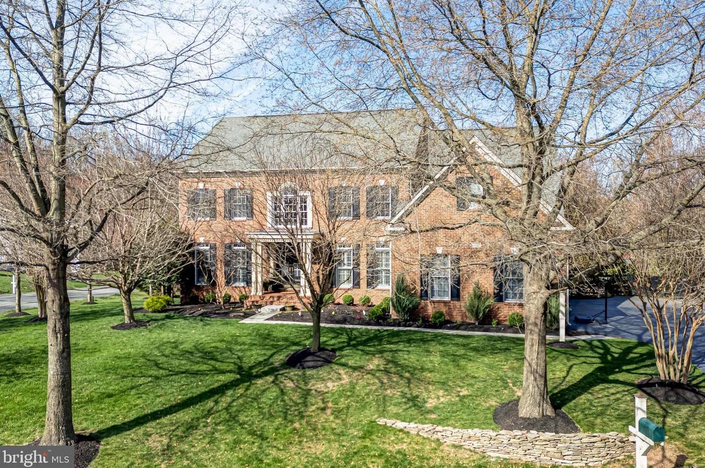 24156 Spring Meadow Cir, Stone Ridge VA  20105-3476 exterior