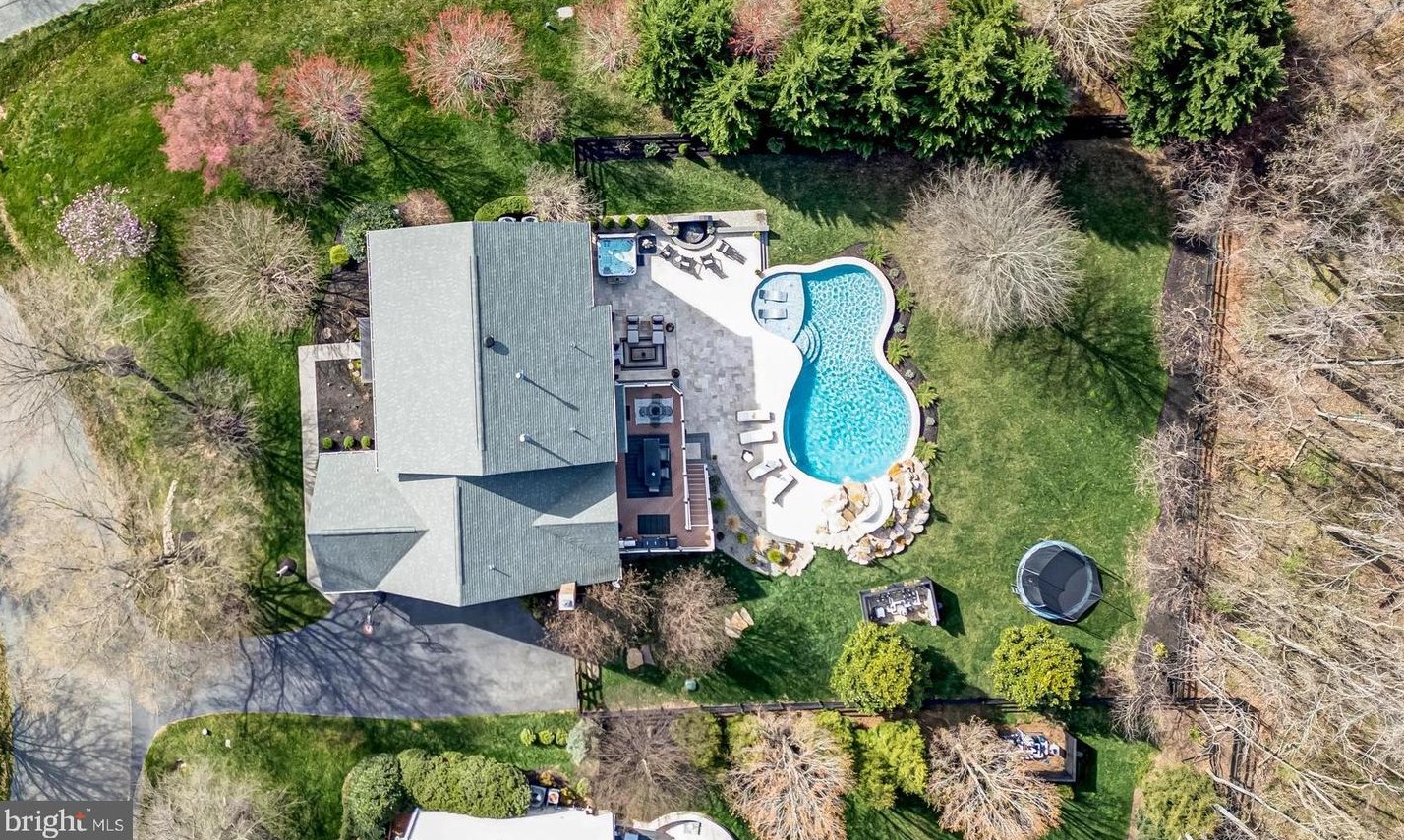 24156 Spring Meadow Cir, Stone Ridge VA  20105-3476 exterior