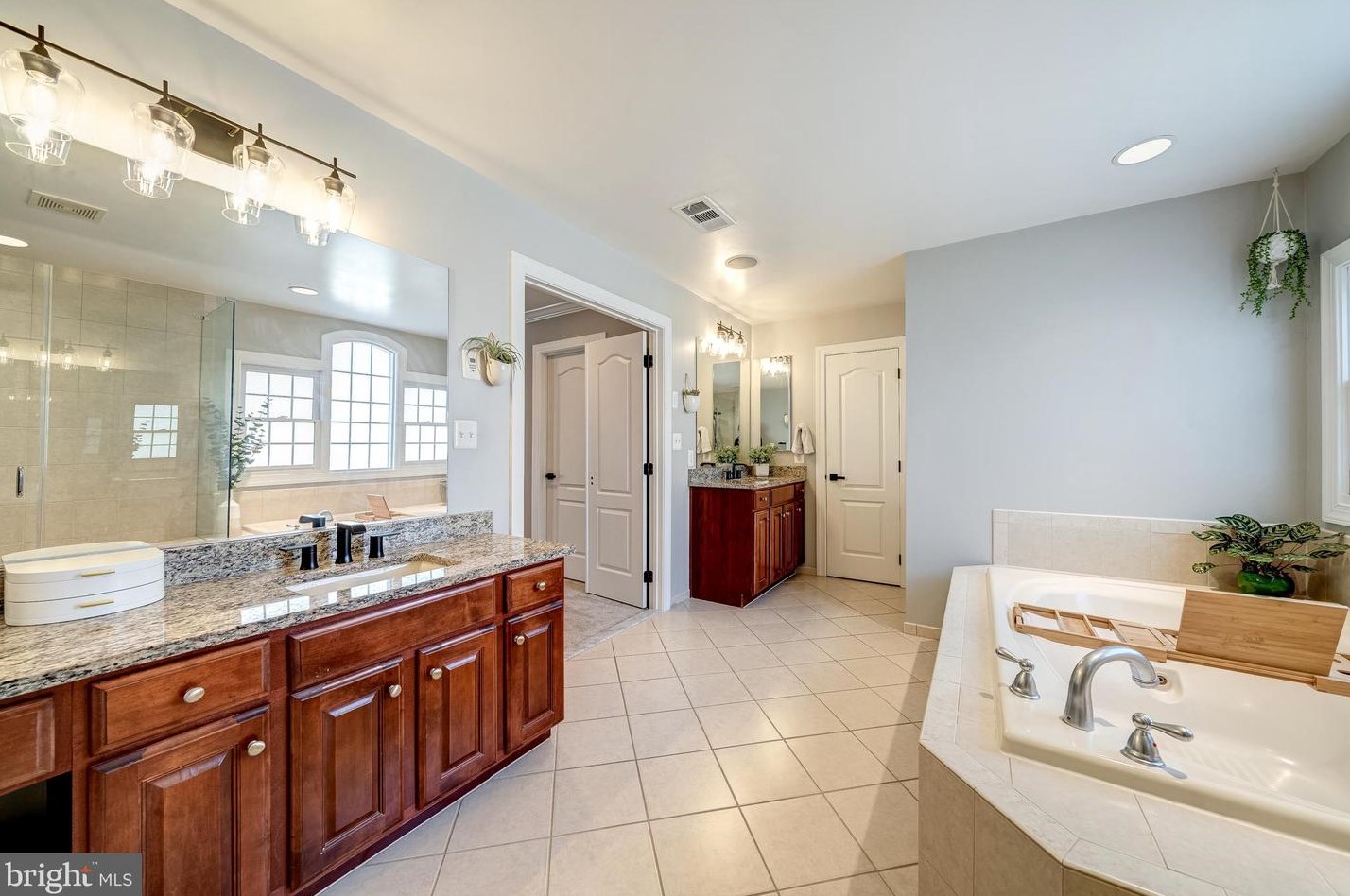 24156 Spring Meadow Cir, Stone Ridge VA  20105-3476 exterior