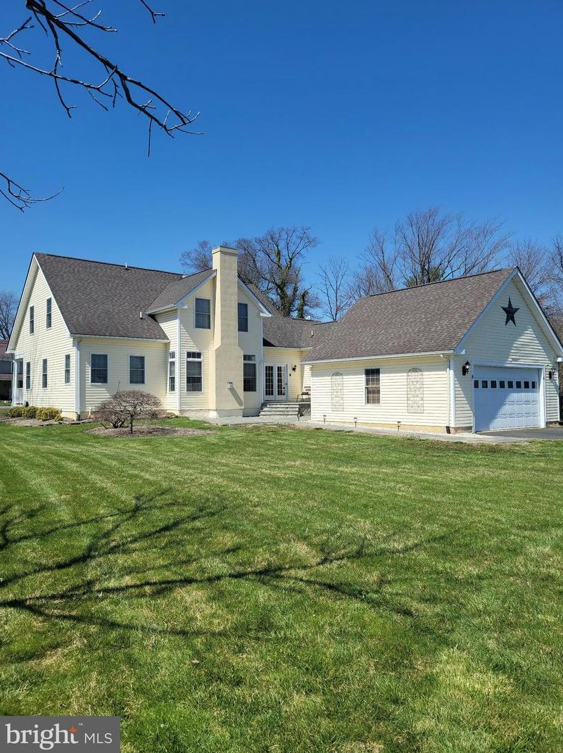 6 Locust St, Lovettsville VA  20180-8508 exterior