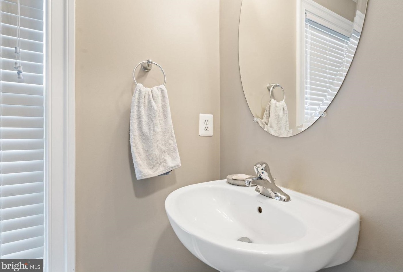 351 Pink Azalea Ter, Leesburg VA  20175-5436 exterior