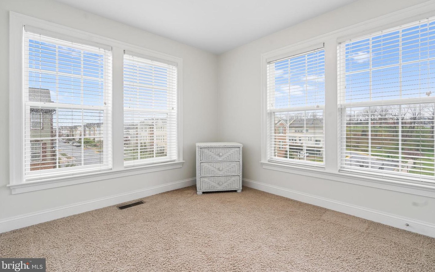 351 Pink Azalea Ter, Leesburg VA  20175-5436 exterior