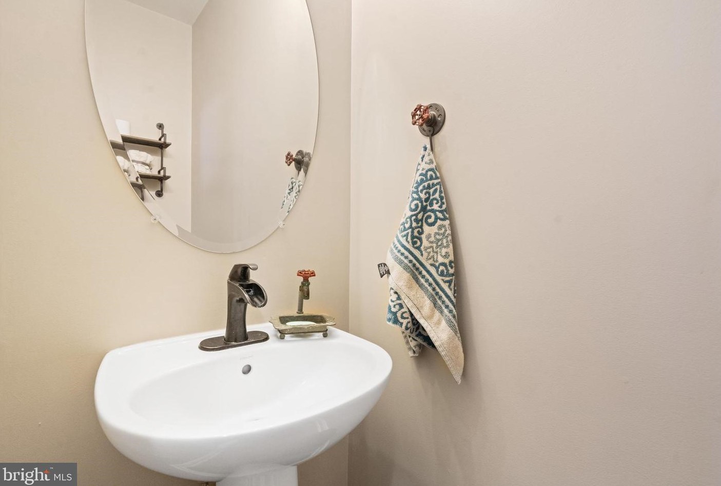 351 Pink Azalea Ter, Leesburg VA  20175-5436 exterior