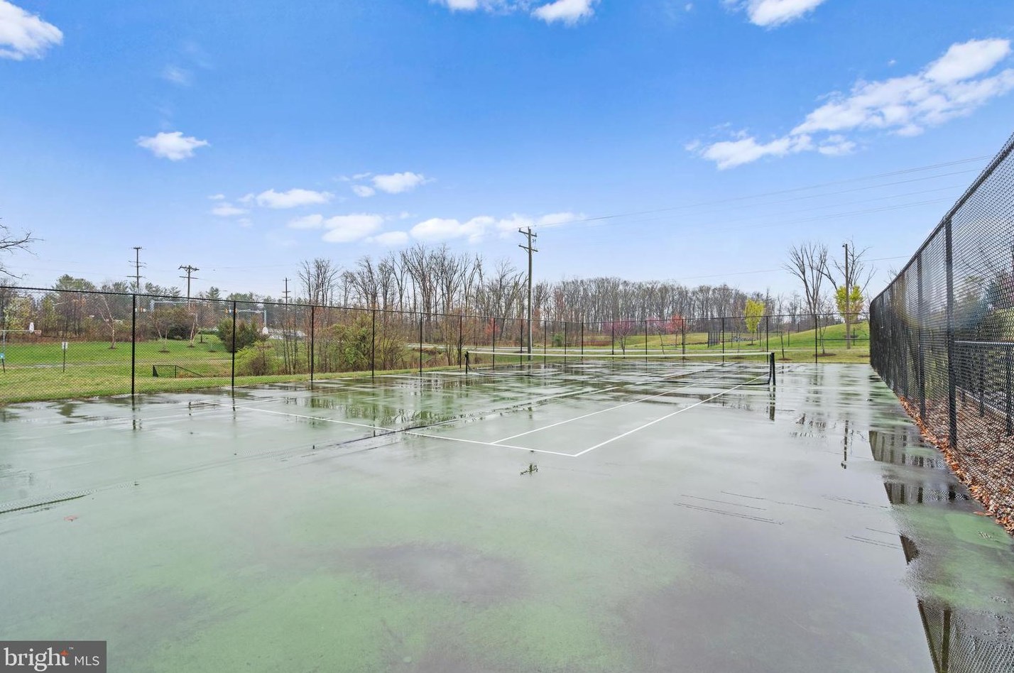 351 Pink Azalea Ter, Leesburg VA  20175-5436 exterior