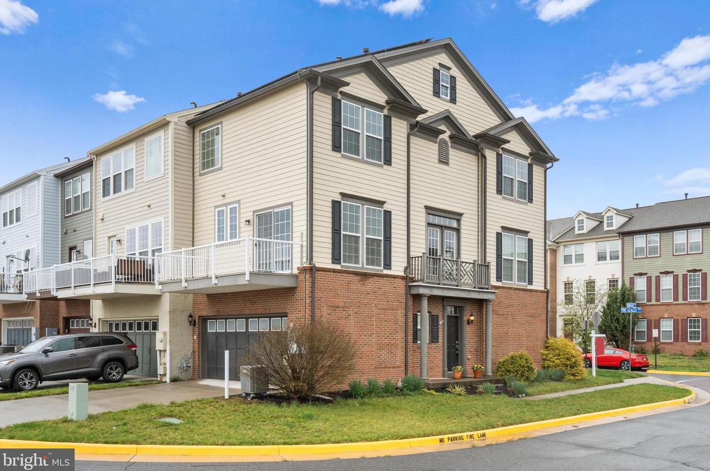 351 Pink Azalea Ter, Leesburg VA  20175-5436 exterior