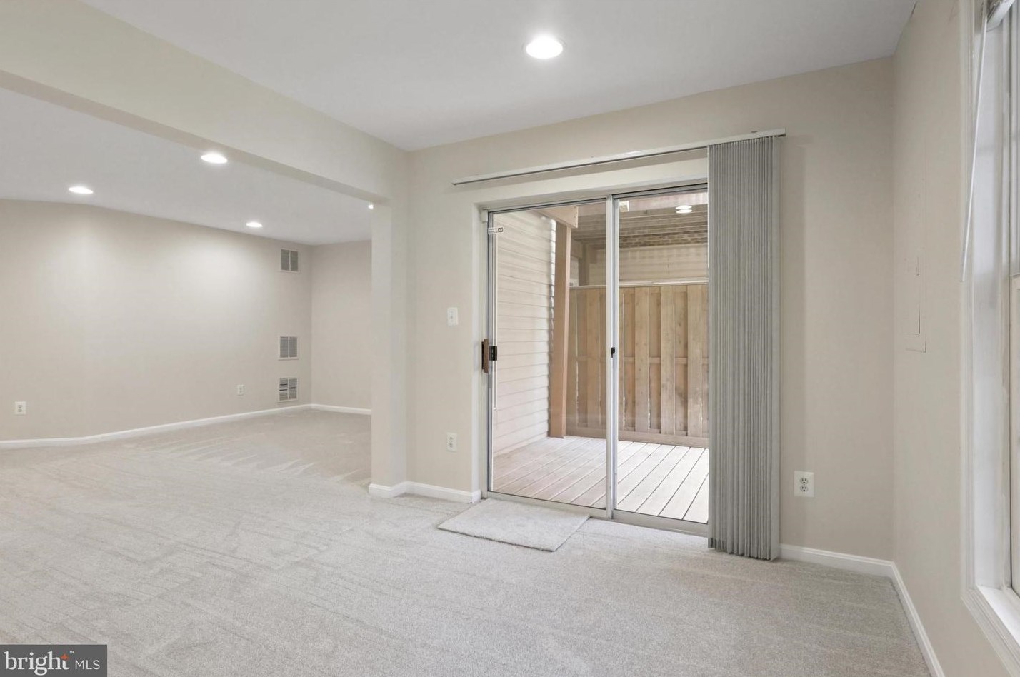 20932 Sandian Ter, Dulles VA  20165-5858 exterior