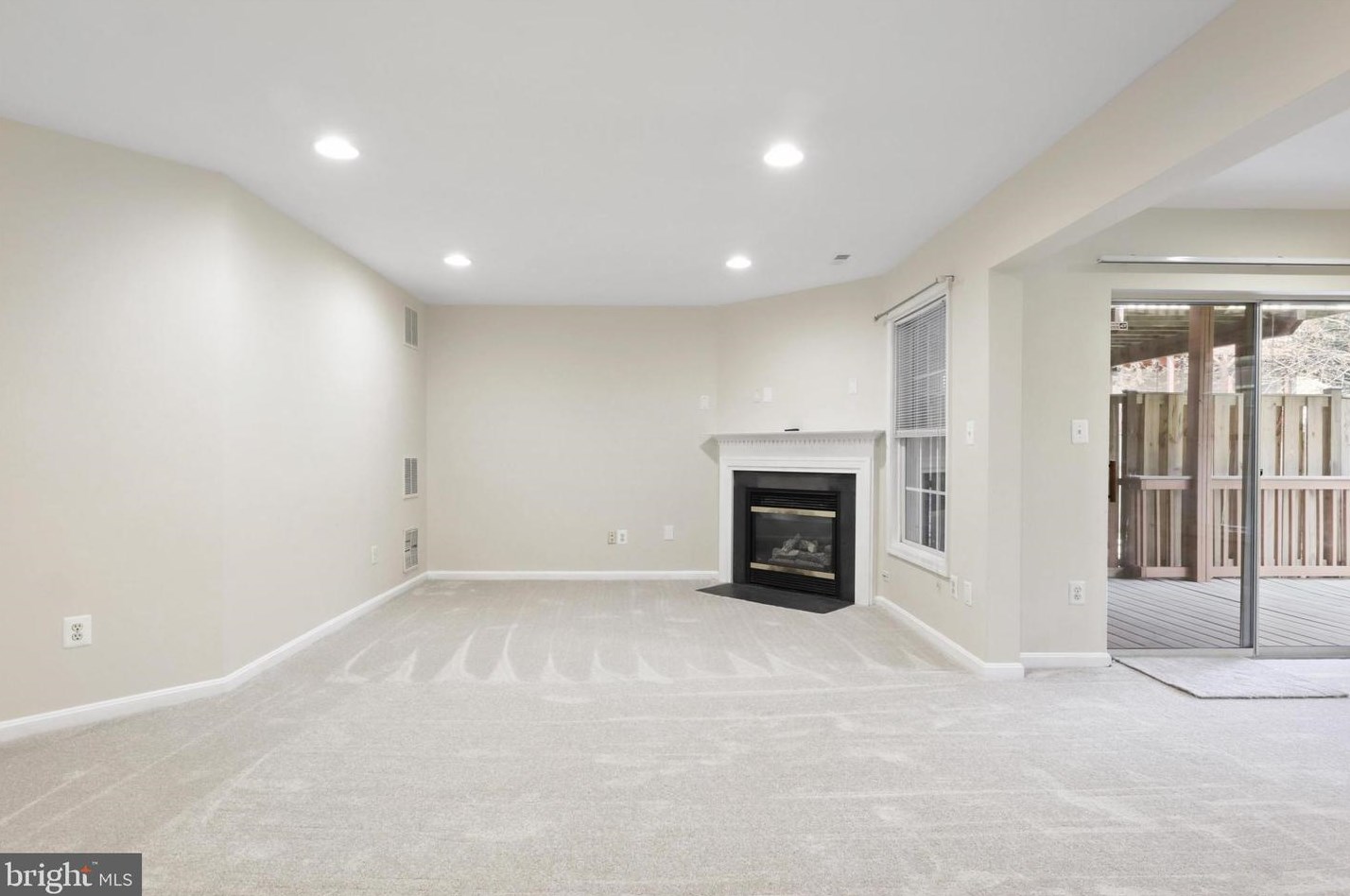 20932 Sandian Ter, Dulles VA  20165-5858 exterior