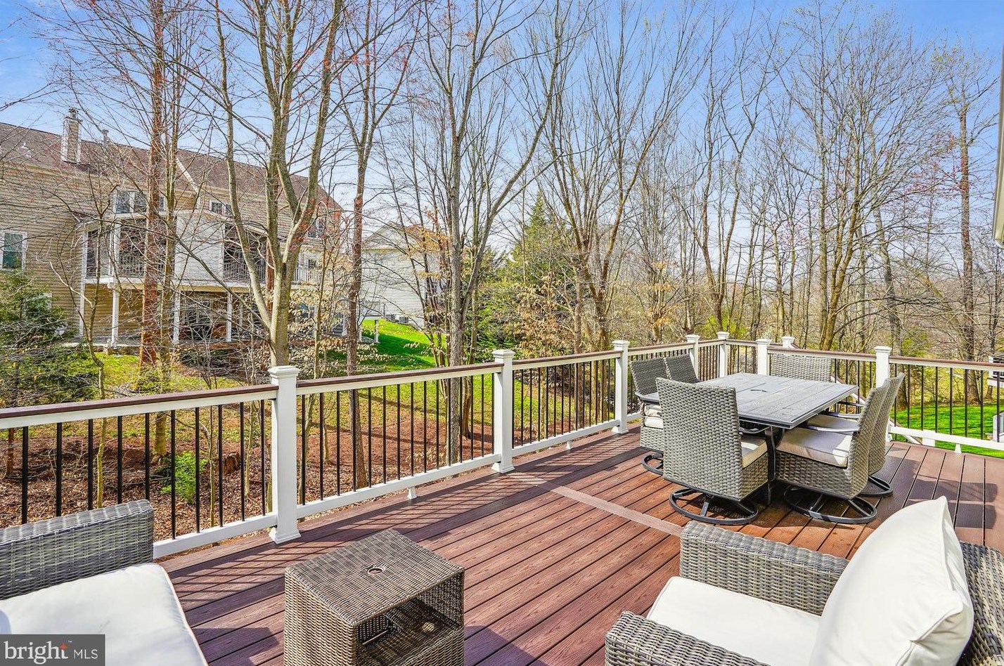 47553 Griffith Pl, Dulles VA  20165-5110 exterior