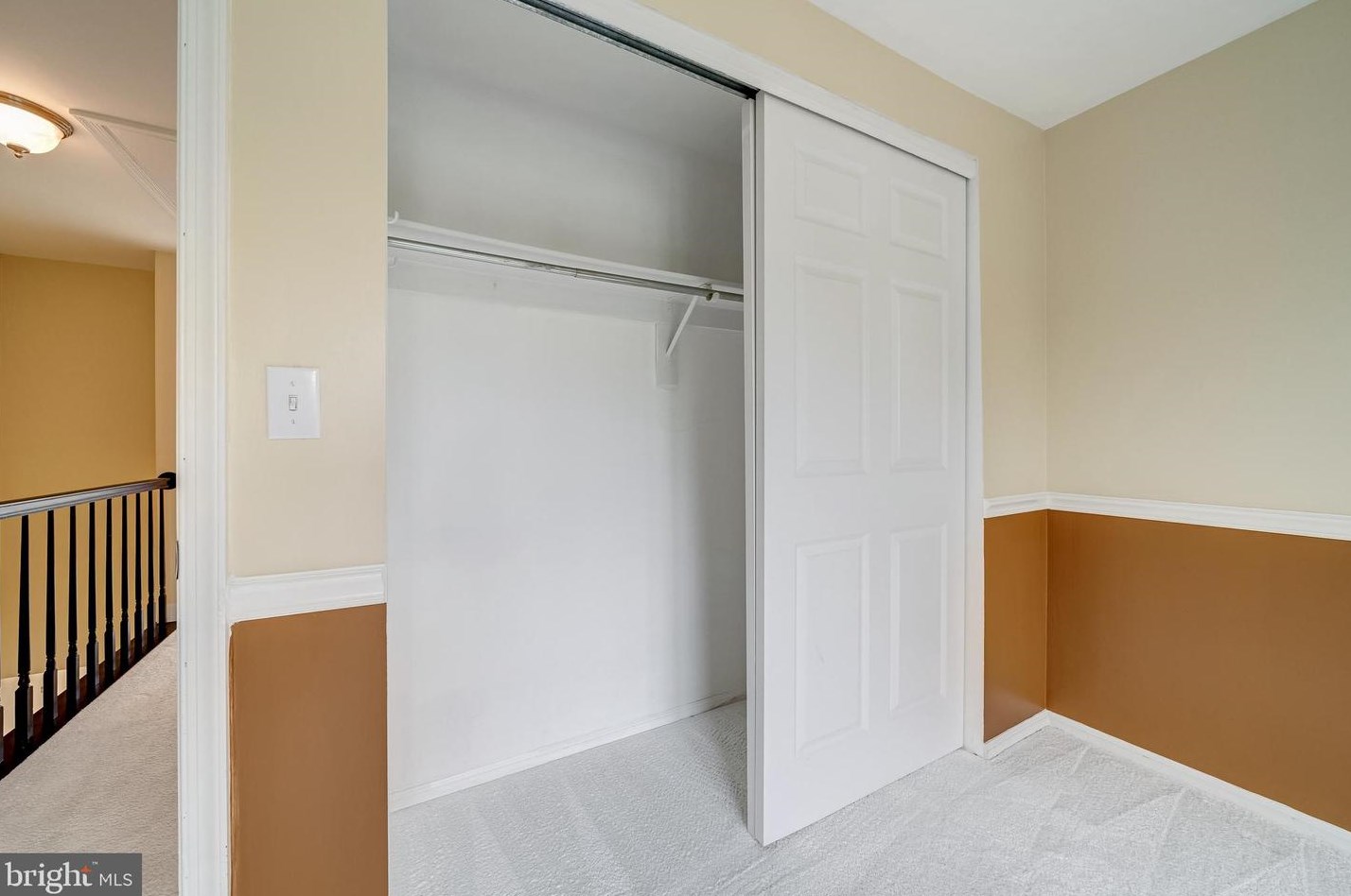 34 Quincy Ct, Dulles VA  20165-5753 exterior