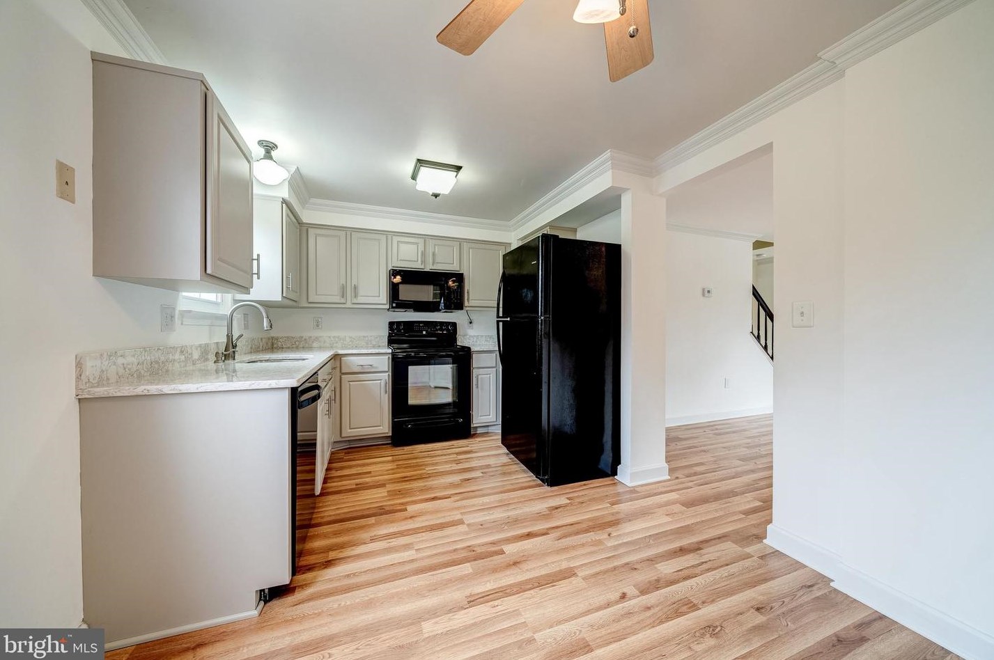 34 Quincy Ct, Dulles VA  20165-5753 exterior