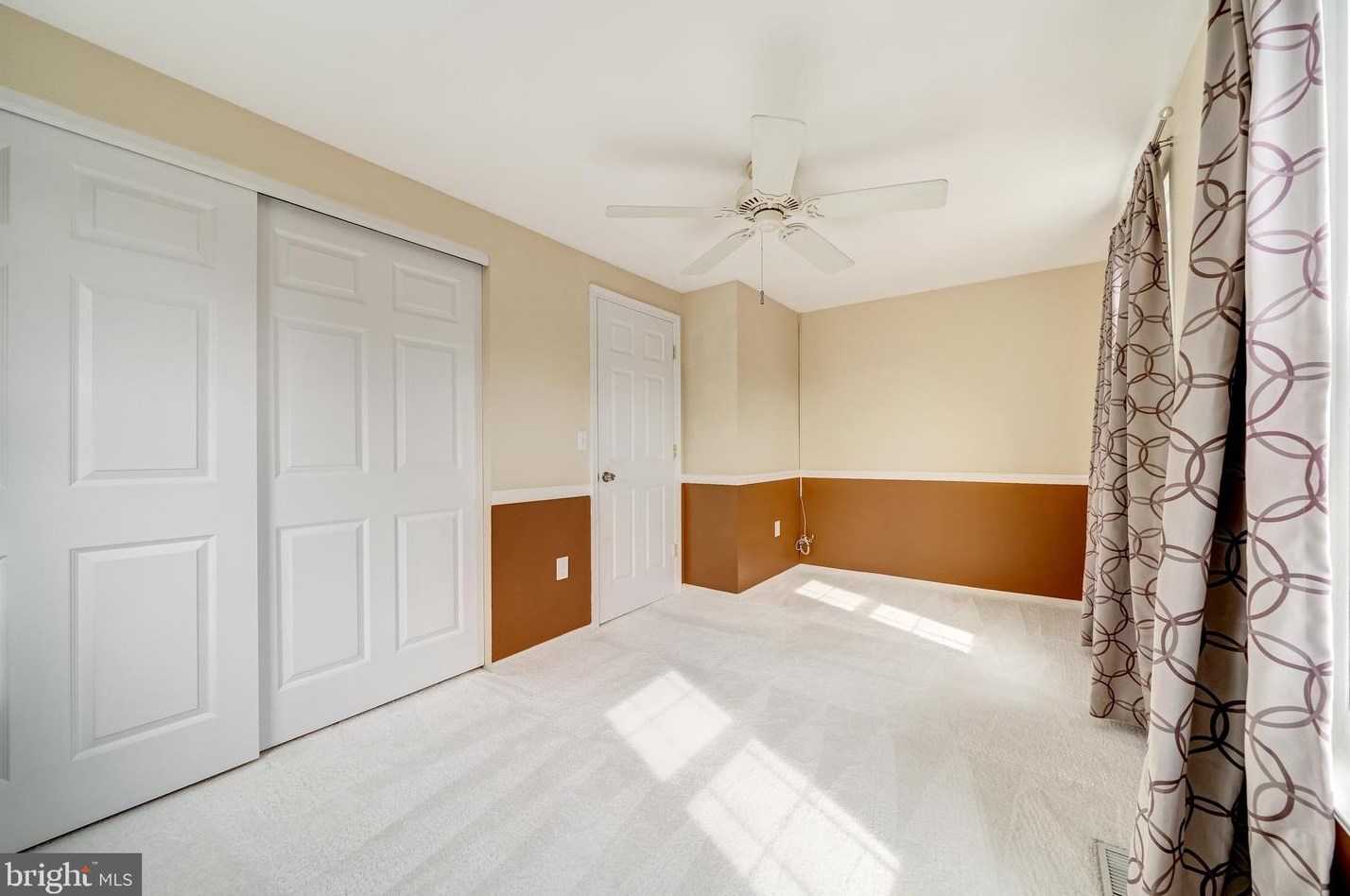 34 Quincy Ct, Dulles VA  20165-5753 exterior