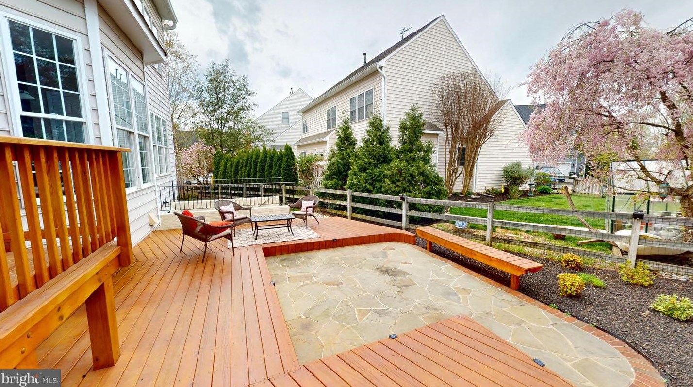 47680 Leechecker Ct, Dulles VA exterior