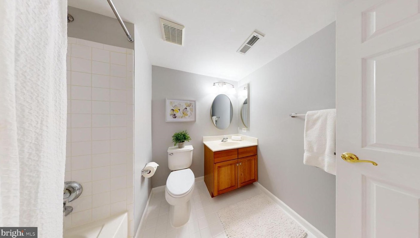 47680 Leechecker Ct, Dulles VA exterior