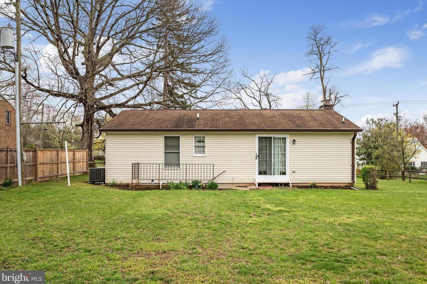 661 G St, Purcellville VA  20132-3332 exterior