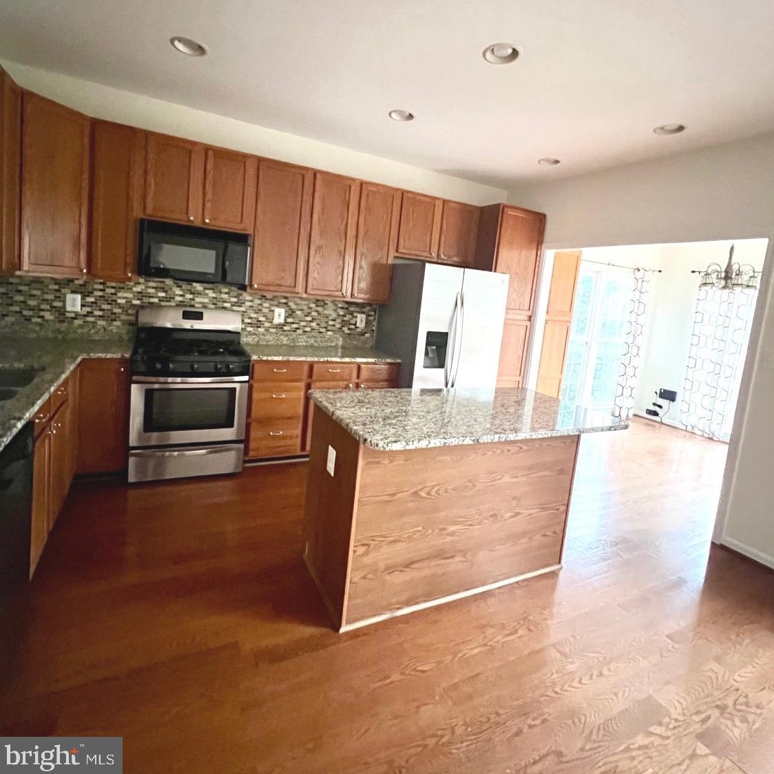 22004 Box Car Sq, Dulles VA  20166-3039 exterior