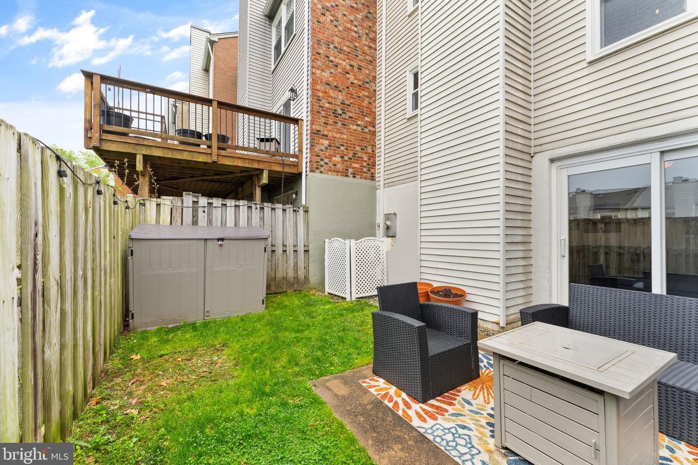 978 Holborn Ct, Dulles VA  20164-4805 exterior