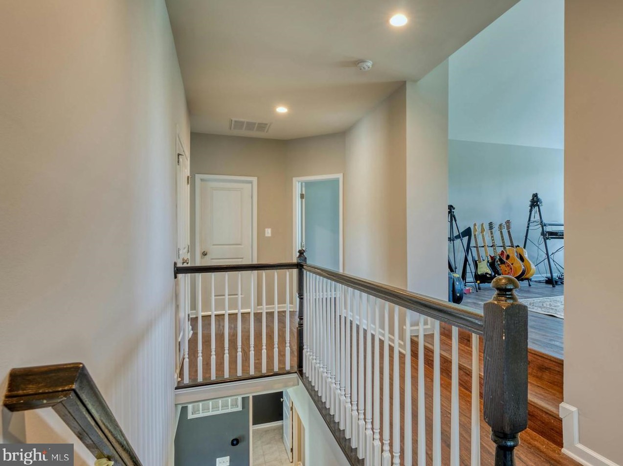 24308 Sparrow Pond Ct, Stone Ridge VA  20105 exterior