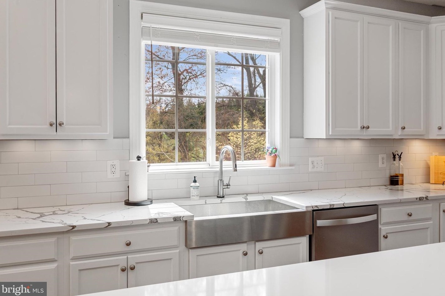 42041 Glynn Tarra Pl, Leesburg VA  20176-5477 exterior