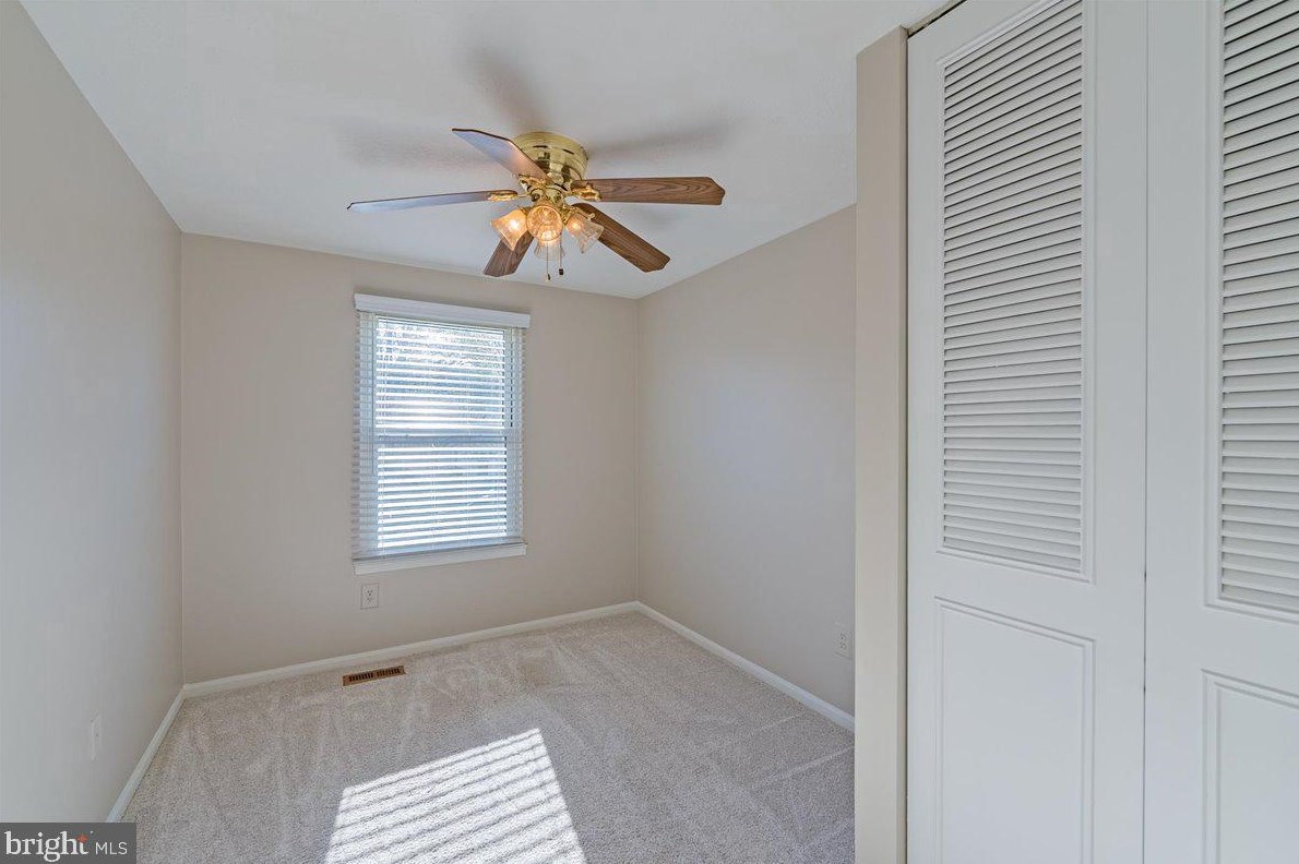209 Amy Ct, Dulles VA  20164-1922 exterior