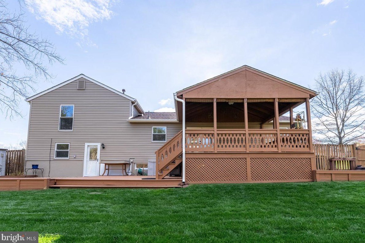 209 Amy Ct, Dulles VA  20164-1922 exterior