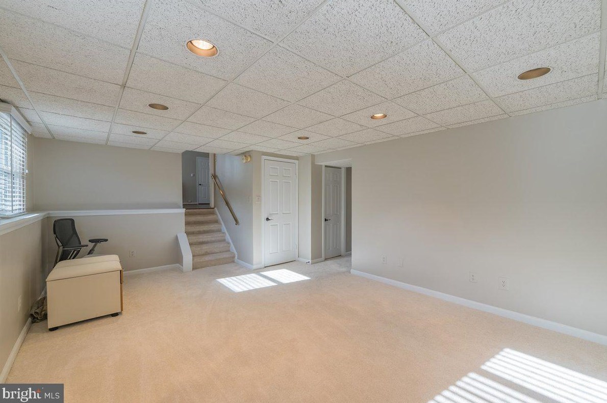 209 Amy Ct, Dulles VA  20164-1922 exterior