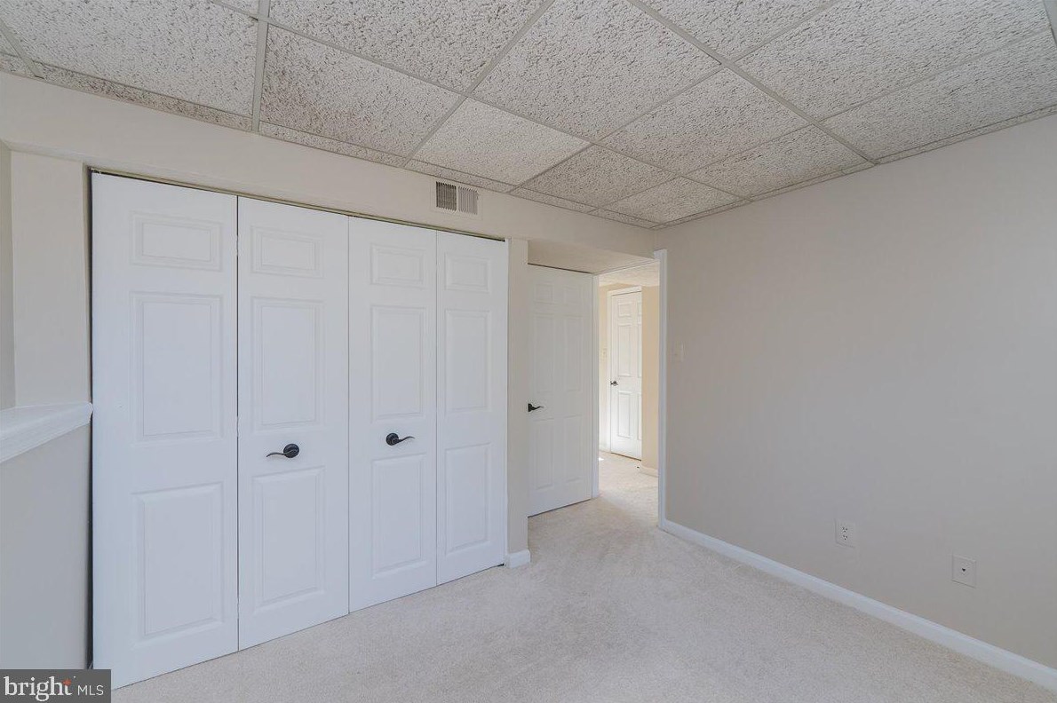 209 Amy Ct, Dulles VA  20164-1922 exterior