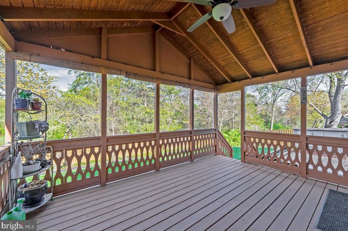 209 Amy Ct, Dulles VA  20164-1922 exterior