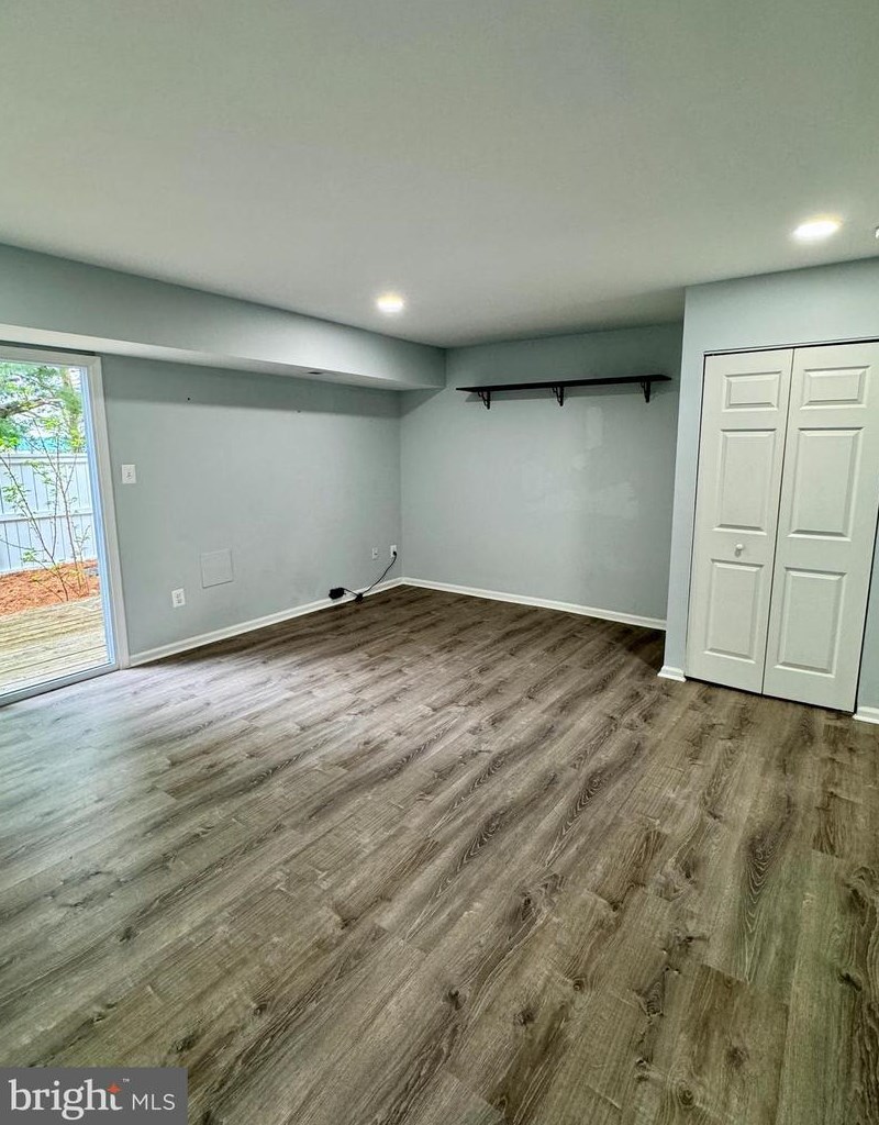 261 Coventry Sq, Dulles VA  20164-3255 exterior