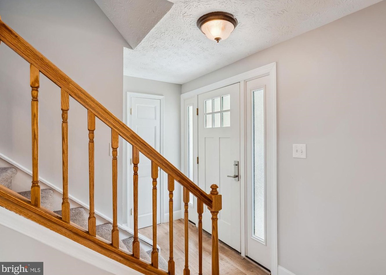 106 Almey Ct, Dulles VA  20164-2836 exterior