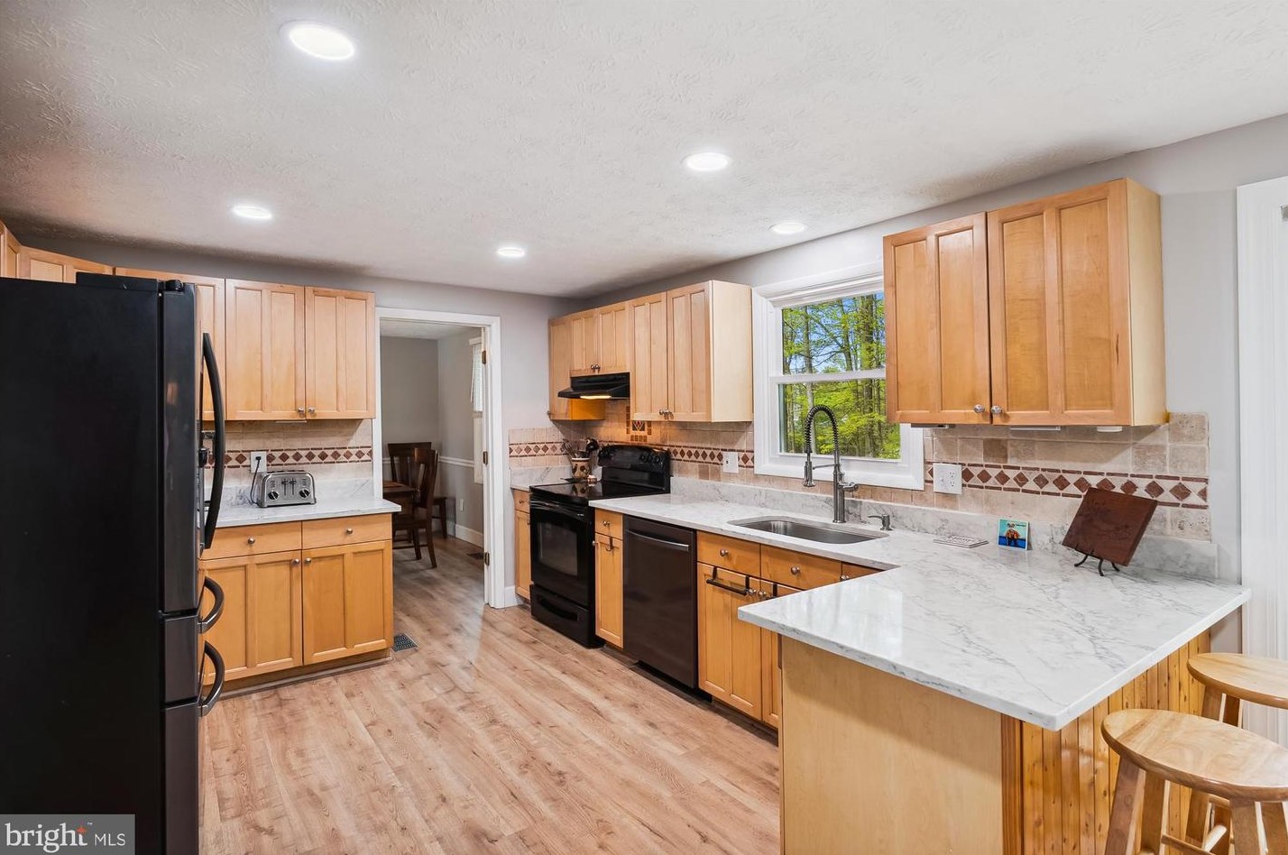 106 Almey Ct, Dulles VA  20164-2836 exterior