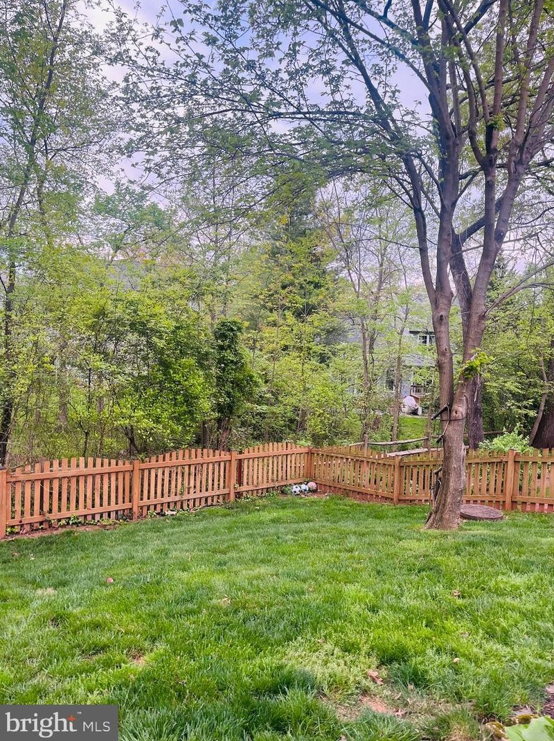 319 Cardinal Glen Cir, Dulles VA  20164-5512 exterior