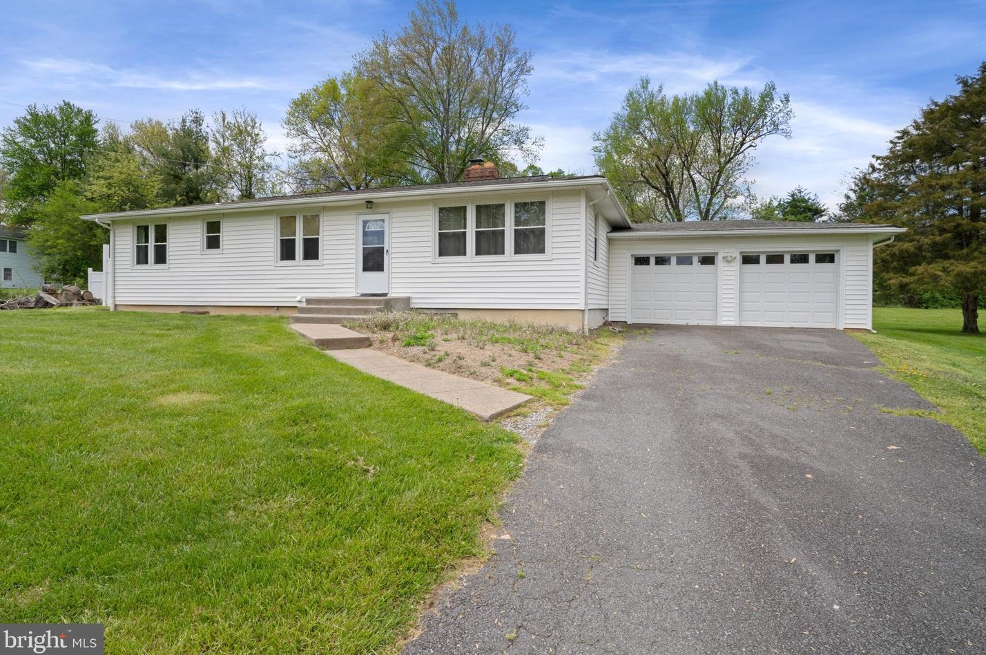 19359 Gleedsville Rd, Leesburg VA  20175-8844 exterior