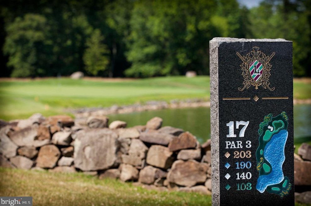 19115 Dalton Points Pl, Leesburg VA 20176-3836 exterior