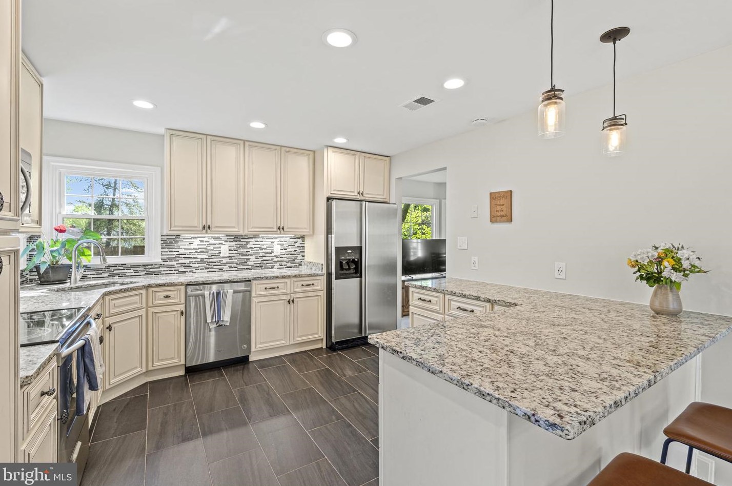 21034 Lowell Ct, Dulles VA  20164-2437 exterior