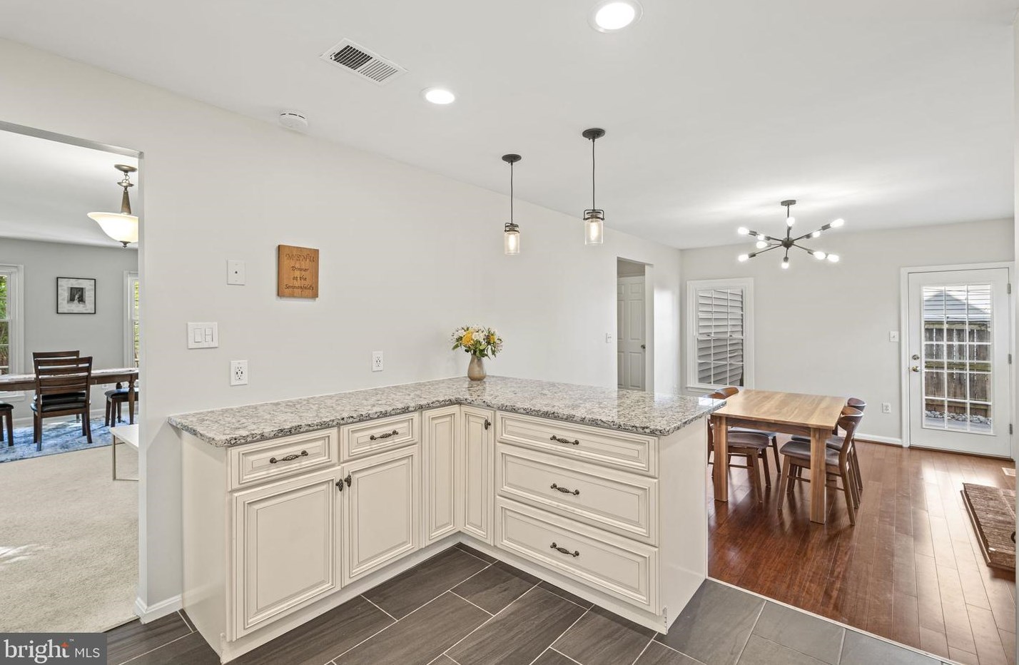 21034 Lowell Ct, Dulles VA  20164-2437 exterior