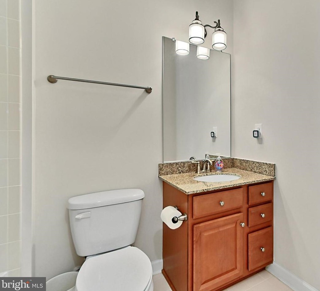 42525 Pine Forest Dr, Fairfax VA  20152-6095 exterior