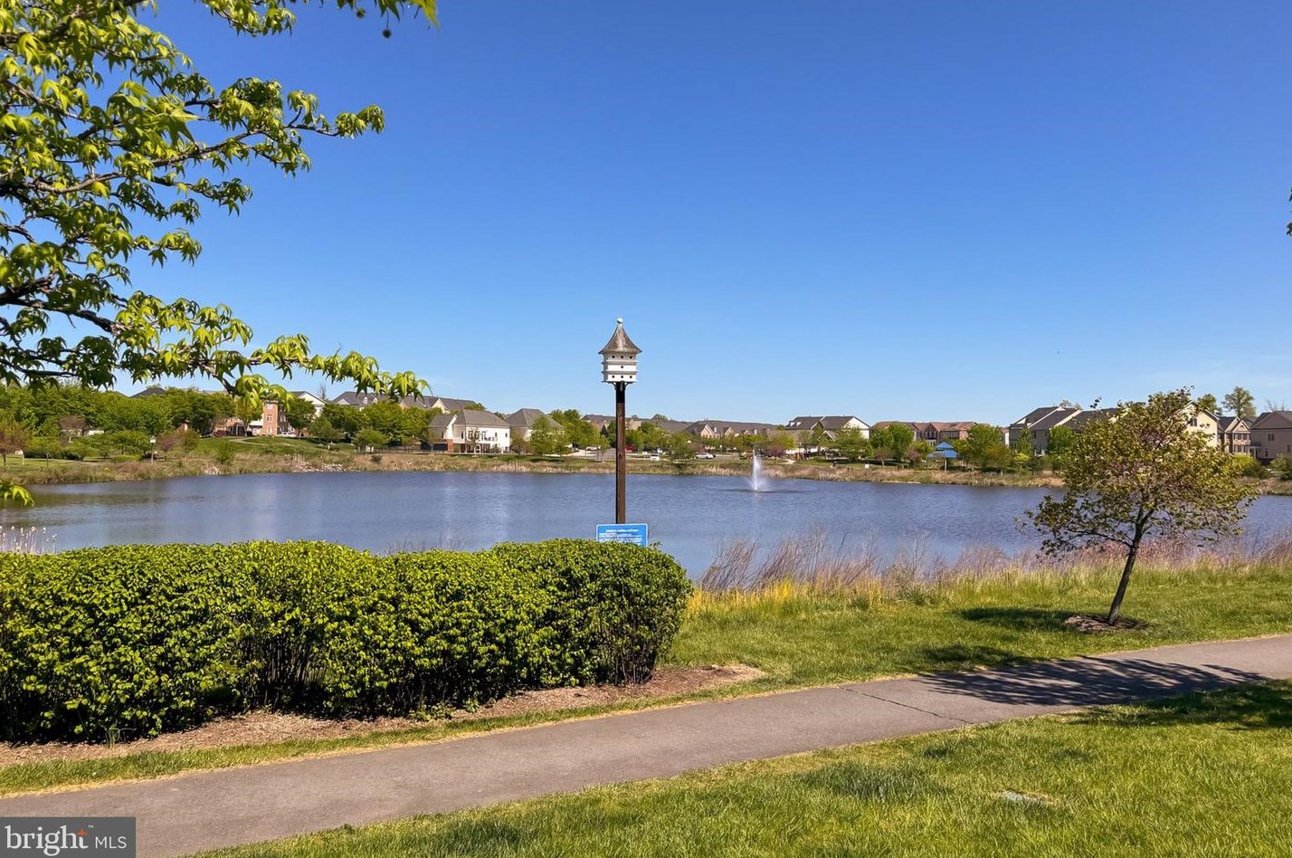 42525 Pine Forest Dr, Fairfax VA  20152-6095 exterior