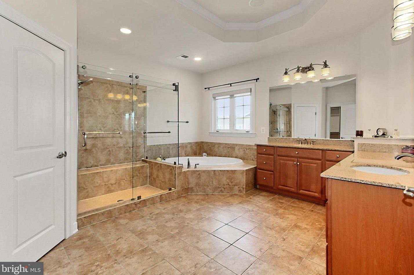 42525 Pine Forest Dr, Fairfax VA  20152-6095 exterior