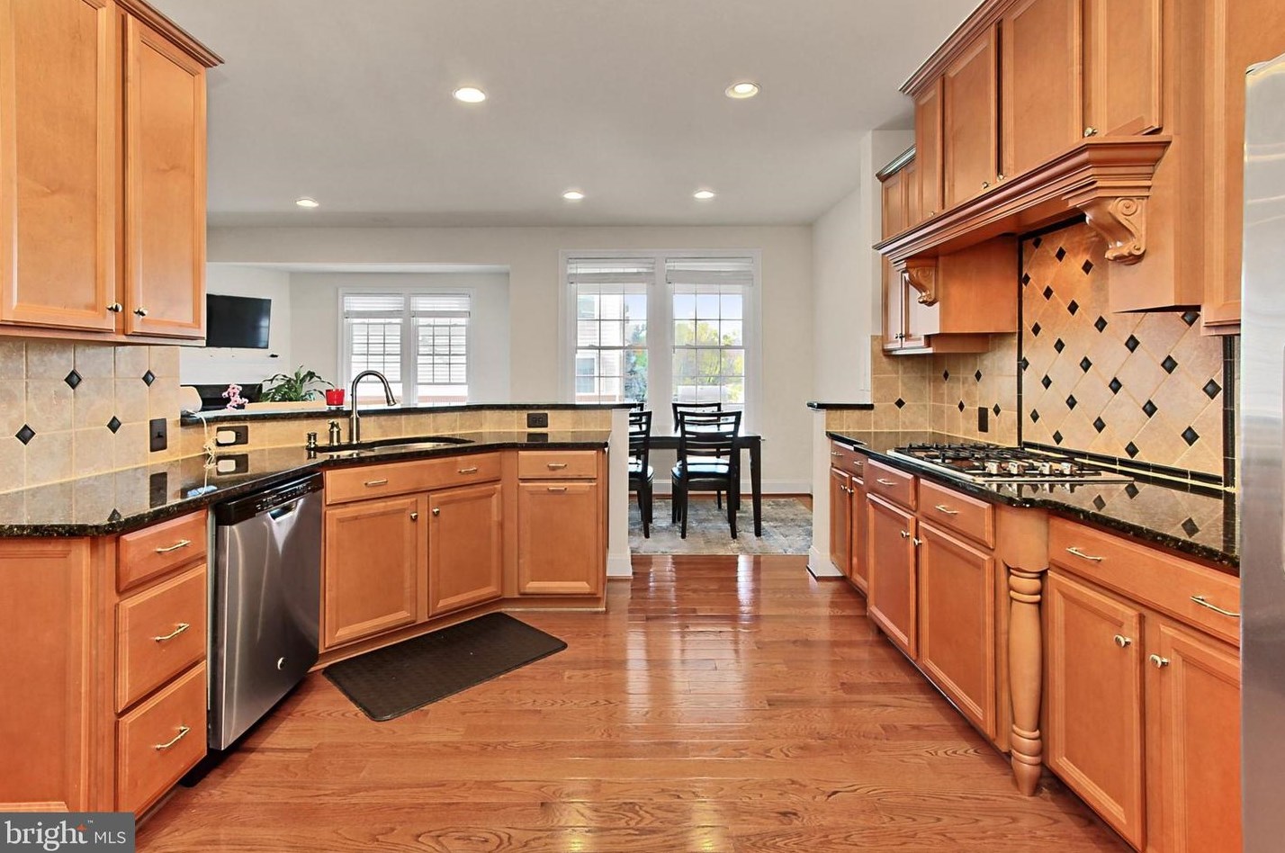 42525 Pine Forest Dr, Fairfax VA  20152-6095 exterior