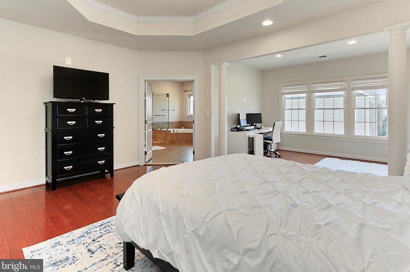 42525 Pine Forest Dr, Fairfax VA  20152-6095 exterior