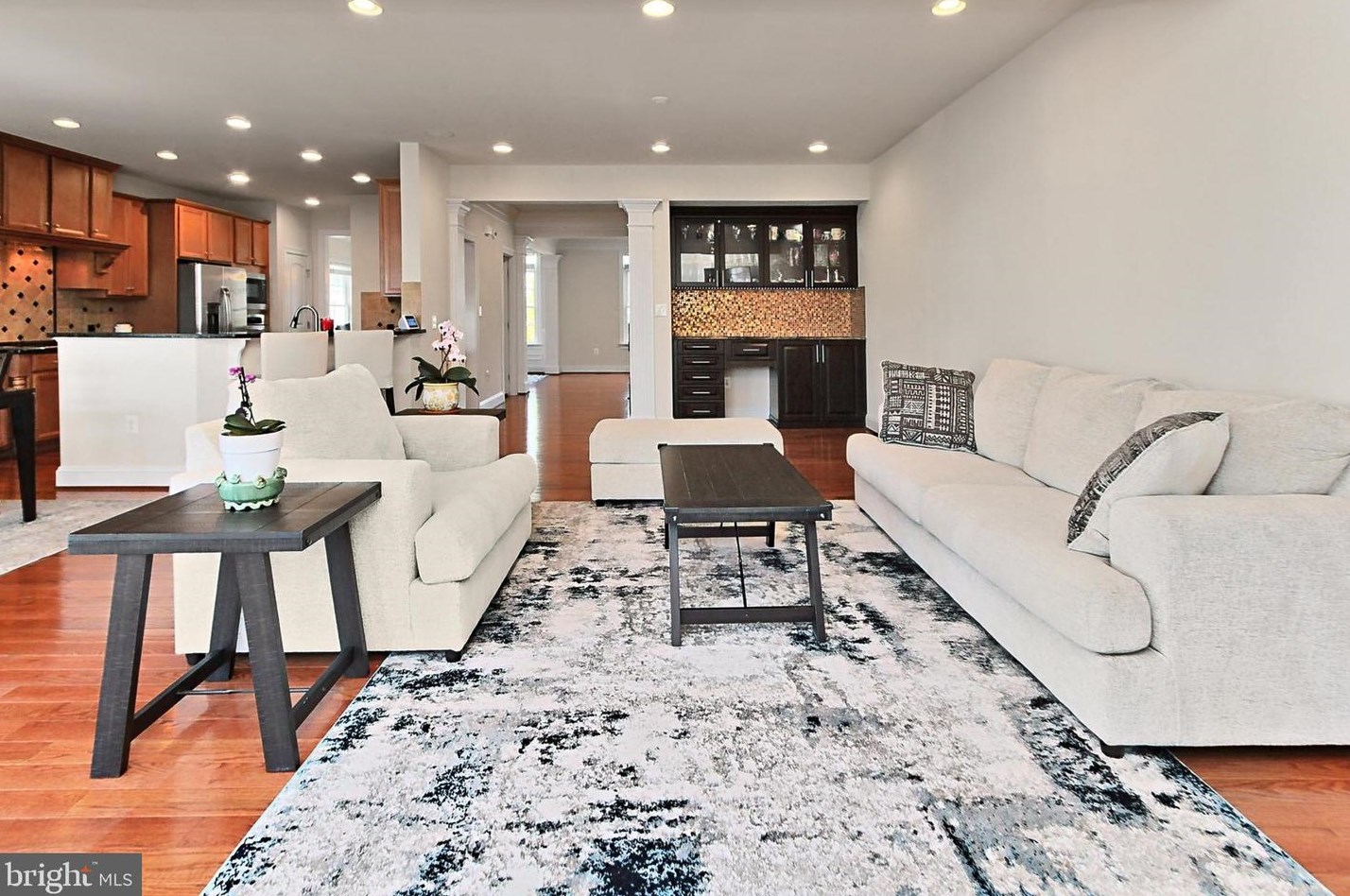 42525 Pine Forest Dr, Fairfax VA  20152-6095 exterior