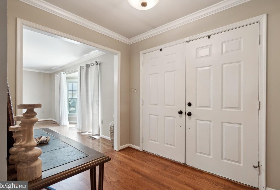 25 Whittingham Cir, Dulles VA  20165-6231 exterior