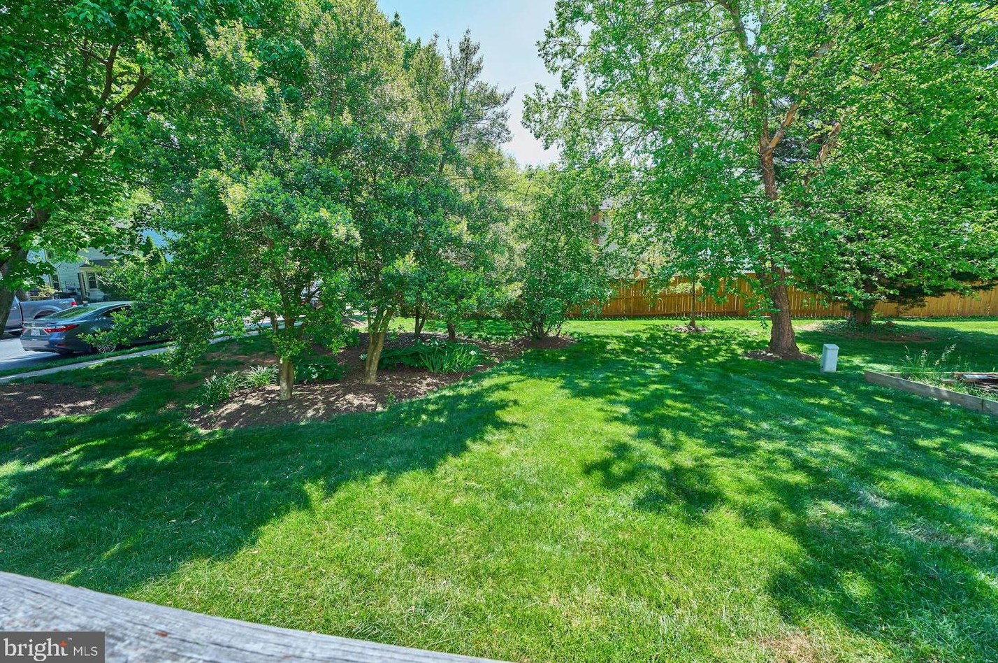 21050 Emerson Ct, Dulles VA  20164-2435 exterior