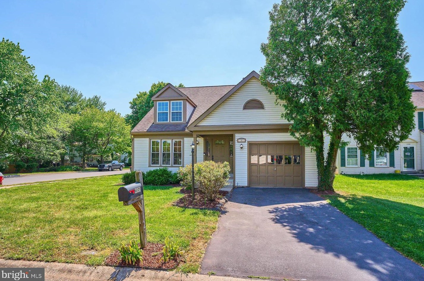 21050 Emerson Ct, Dulles VA  20164-2435 exterior