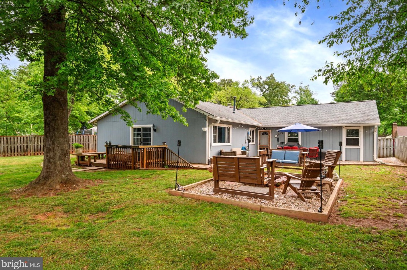 18 Thrush Rd, Dulles VA  20164-1614 exterior